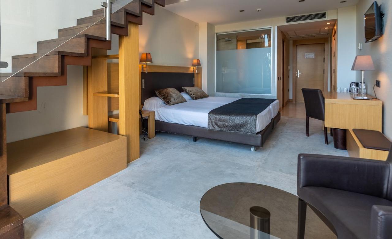 帕拉斯大酒店 拉皮内达 外观 照片 A room at the hotel