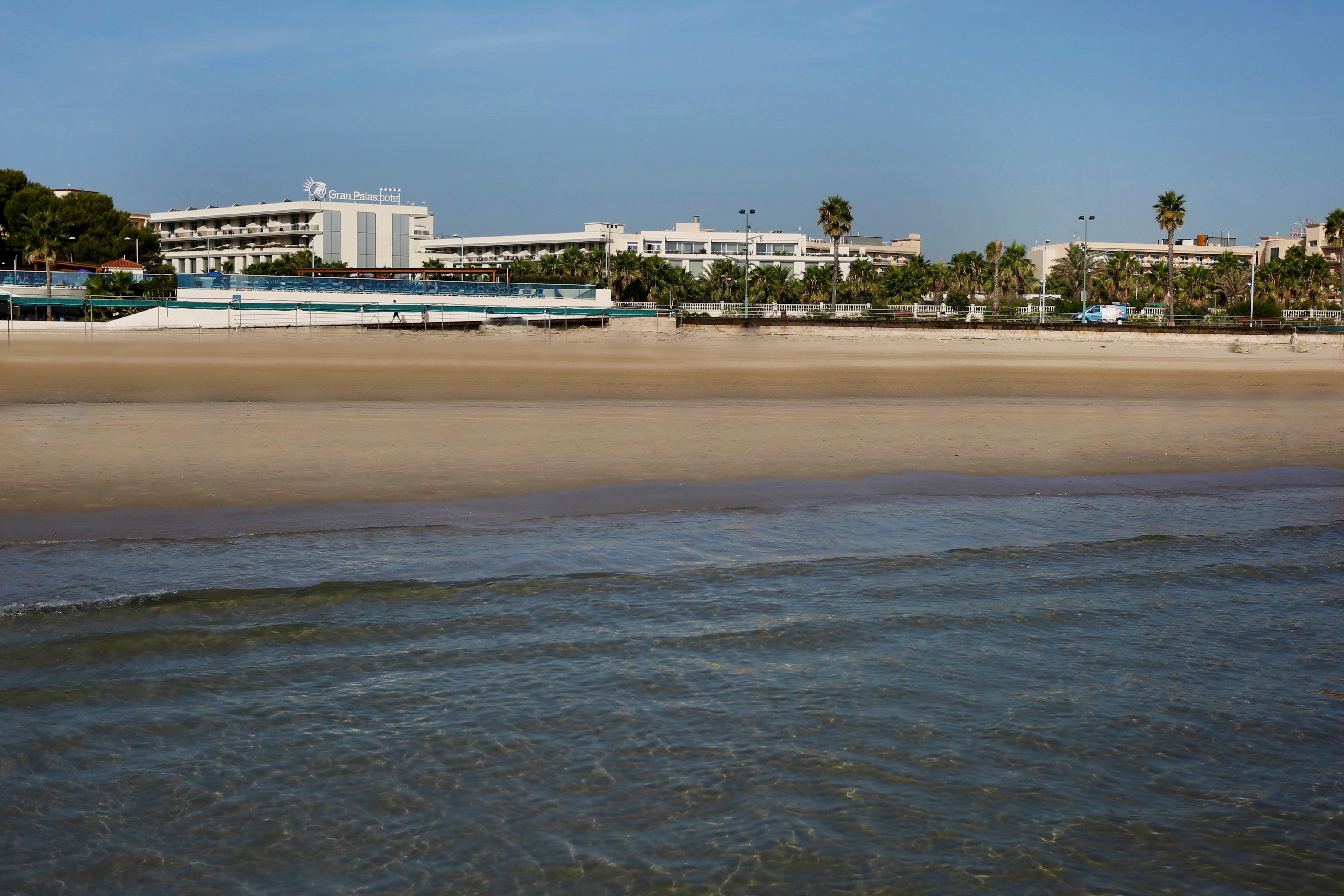 帕拉斯大酒店 拉皮内达 外观 照片 The beach at the resort