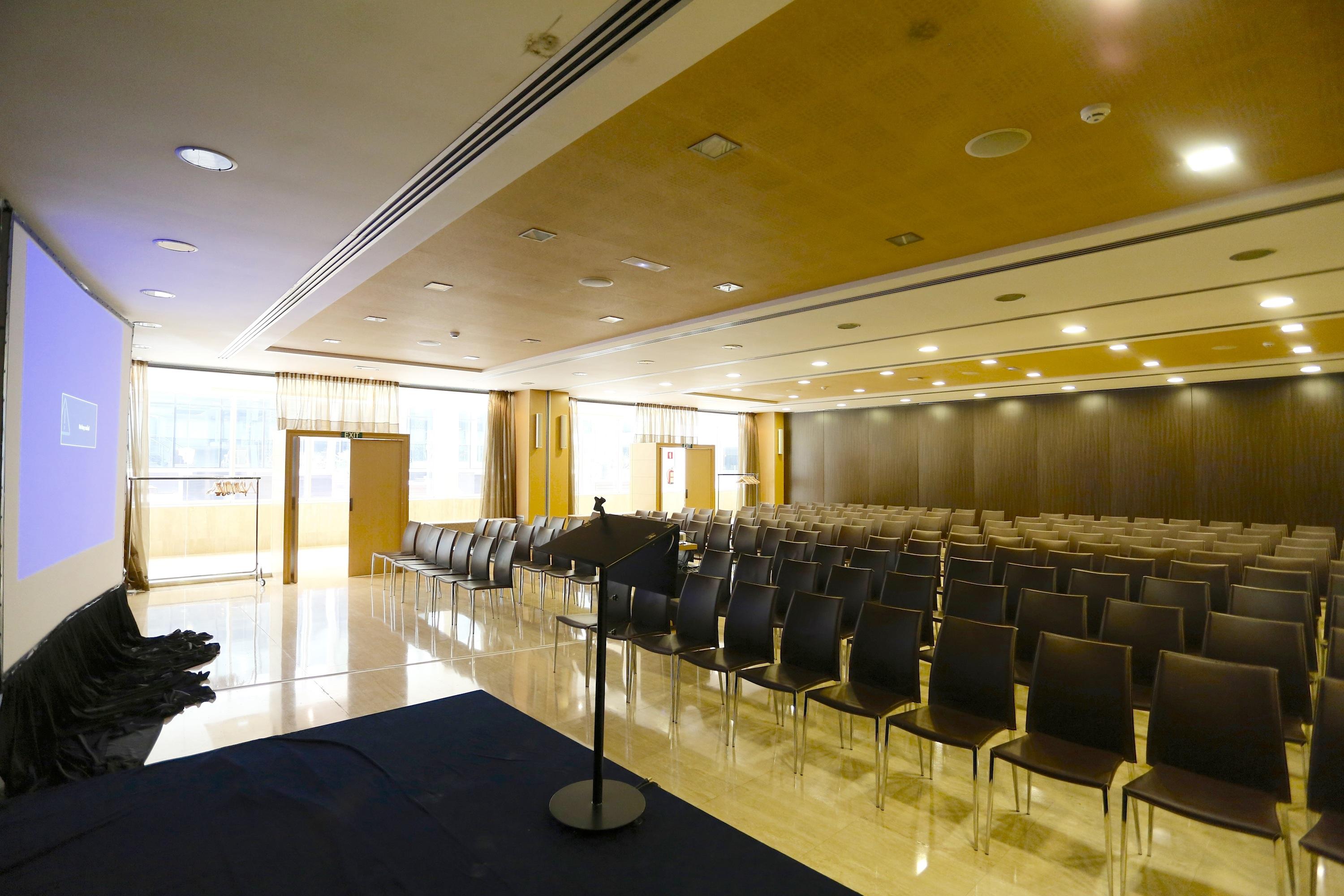 帕拉斯大酒店 拉皮内达 外观 照片 The auditorium