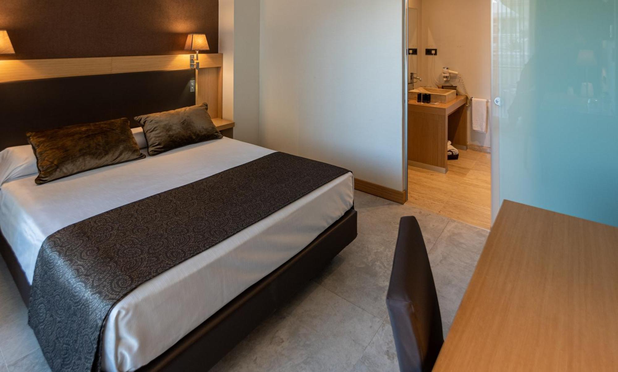 帕拉斯大酒店 拉皮内达 外观 照片 A room at the hotel